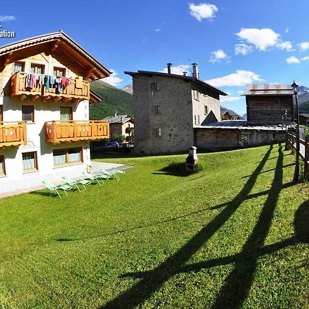Alpen Royal By Livigno Accomodation Bagian luar foto