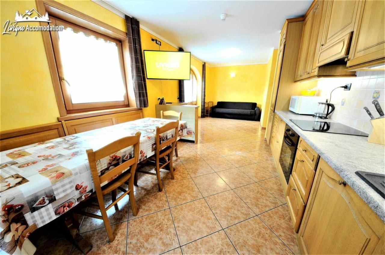 Alpen Royal By Livigno Accomodation Bagian luar foto
